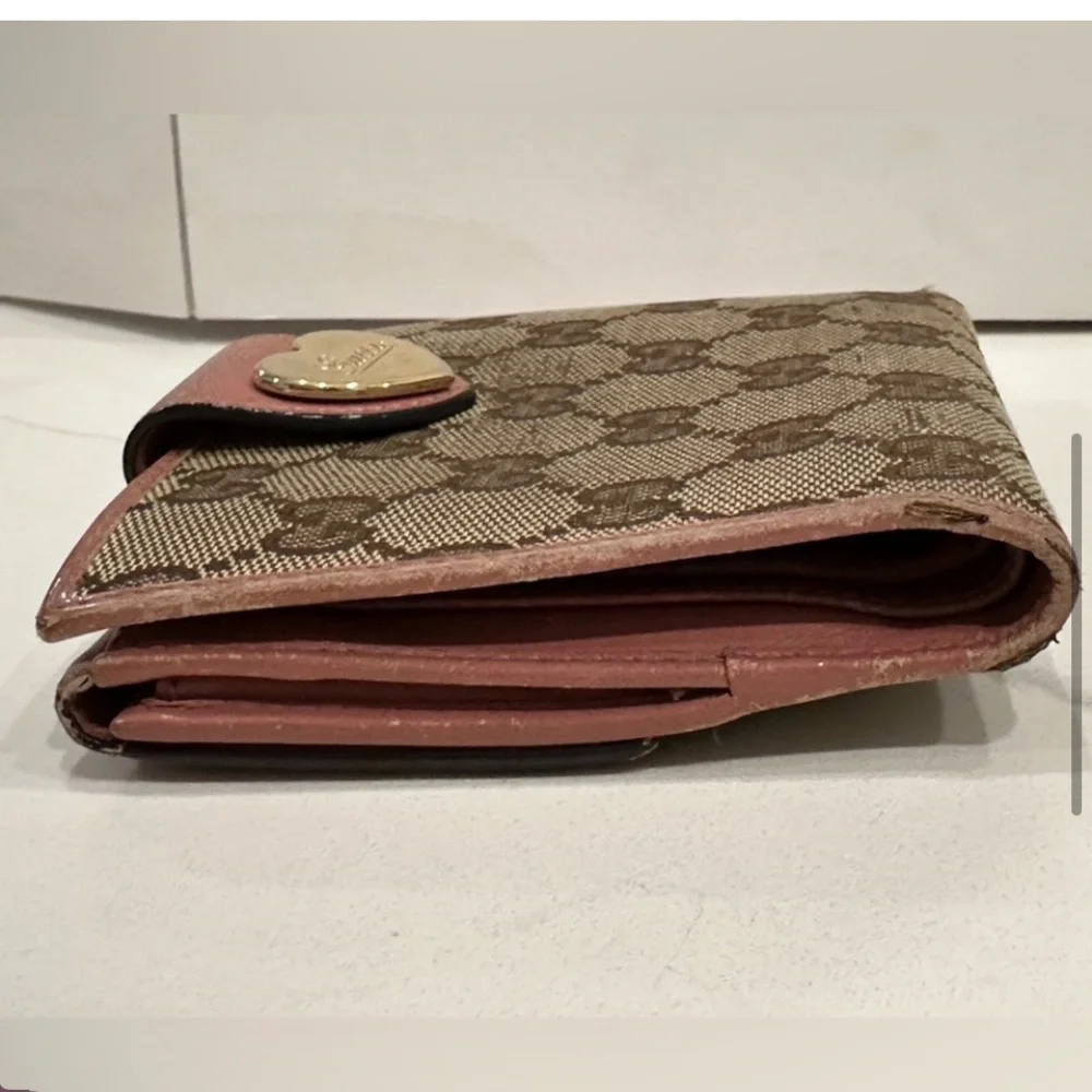 Gucci Wallet more life left  Vintage . Cards money id holder heart icon luxury - Picture 9 of 14